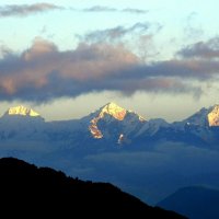 высокие горы на рассвете. Непал :: Елена Познокос