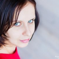 Портрет девушки в красном :: Анастасия Барсукова