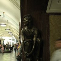 В метро "Площадь Революции" :: Владимир  Зотов 