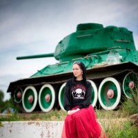 Девушка и танк :: Анастасия Kashmirka