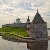 Псковский кремль :: Владимир Балюко