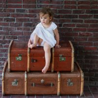 малышка на чемоданах :: Яна Кривенко
