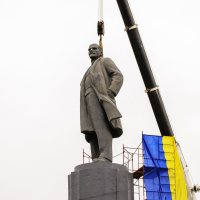 Демонтаж Ленина в Кременчуге :: Богдан Петренко