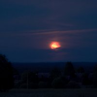 Красная луна над деревней. :: Татьяна Бакулина