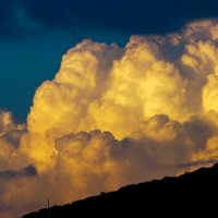 Облака в лучах заходящего солнца. :: Андрей Воробьев