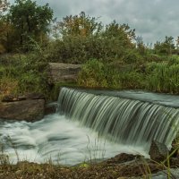 Водопадик из пруда :: Татьяна Белоусова