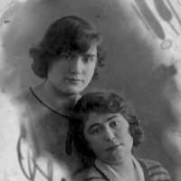 Евгения (мама) с подругой. 1932 г. :: Олег Афанасьевич Сергеев