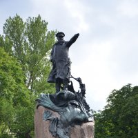 Памятник адмиралу Макарову Степану Осиповичу :: Александр Люликов