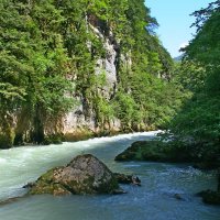 Горная река в Абхазии :: Андрей Кузнецов