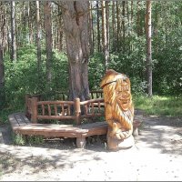 Скамейка с лесовиком :: Людмила Ардабьева