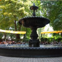 фонтан поблизу Золотих Воріт :: Борис Бармалей
