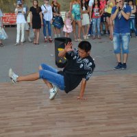 Уличные танцы :: Михаил Новожилов