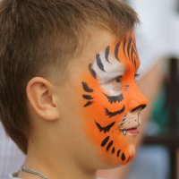 Мальчик в  образе тигра ... :: Анатолий 