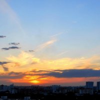 последние дни интересные закаты над Москвой :: Елена Познокос