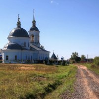 храм в Борках :: Марина Черепкова