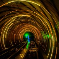 Световой туннель в Шанхае. :: Константин Василец
