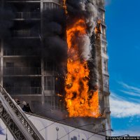 Пожар (горит 25 этажное здание) :: Роман Романов
