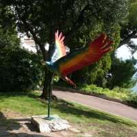Птица в садике Монако :: Natalia Mixa 