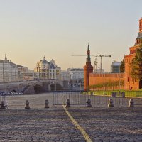 Утро красит нежным светом стены древнего Кремля :: Татьяна Маркова (tvm00/Татьяна)