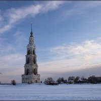 Полузатопленная колокольня Никольского собора в Калязине :: Надежда Лаврова