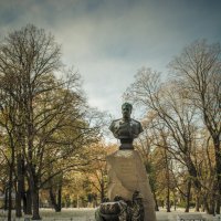 Памятник Пржевальскому в Александровском саду :: Елена Ильичева