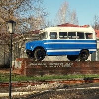Памятник народному автобусу. :: Elena Izotova