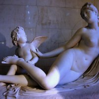 Парадная лестница Нового Эрмитажа. Венера и Амур. Пьетро Тенерани, 1823 г. :: Елена Павлова (Смолова)