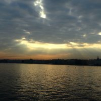 Утро на реке. :: Владимир Гилясев