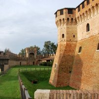 средневековые замки Италии, Градара :: Елена Познокос