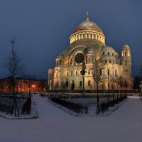 У Морского Собора :: Сергей Григорьев