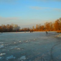 Каток на реке :: Галина Медведева