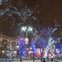 Сквер возле Большого театра :: Андрей Кузнецов