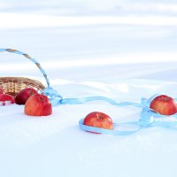 яблоки на снегу :: Екатерина Abolmasova