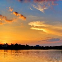 Закат над озером. :: Таисия 