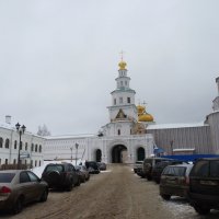 Дорога  к  монастырю....  февраль 2012 года... :: Galina Leskova