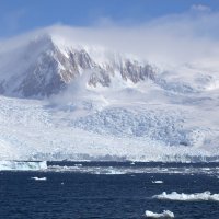 Типичный пейзаж в Антарктиде :: Геннадий Мельников
