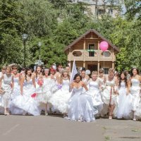 Парад невест Ростов :: Сергей Крутиев