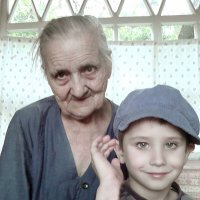 бабушка с мальчиком :: Сергей Дихтенко