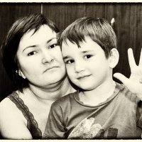 Мама и сын. :: Евгений Косых