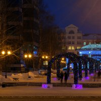 Новогодняя площадь Ханты-Мансийска :: Andrey Ogryzkov