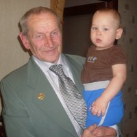 Дед и внучик :: Виктор Морозов 