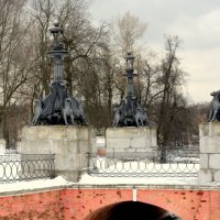 въездной мост в усадьбу Голицына М.М. Влахернское :: Виктор Замятин