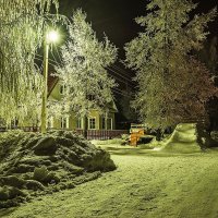 У фонаря :: Александр Тулупов