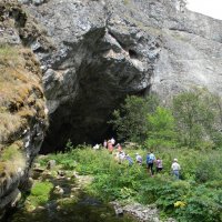 Вход в Капову пещеру. :: Вера Щукина