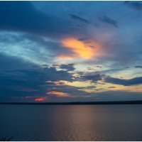 на воде он ещё прекраснее... :: Райская птица Бородина