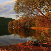 Осень на озере... :: Лилия Гиндулина