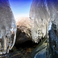 Ледяная пещера :: Елена Шевелева 