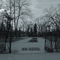 Карамзинский сквер в Ульяновске :: Владимир Новиков