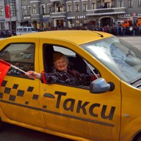Бабуля в такси :: Сергей F