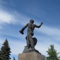 Памятник танкистам-добровольцам. Челябинск :: Галина 
